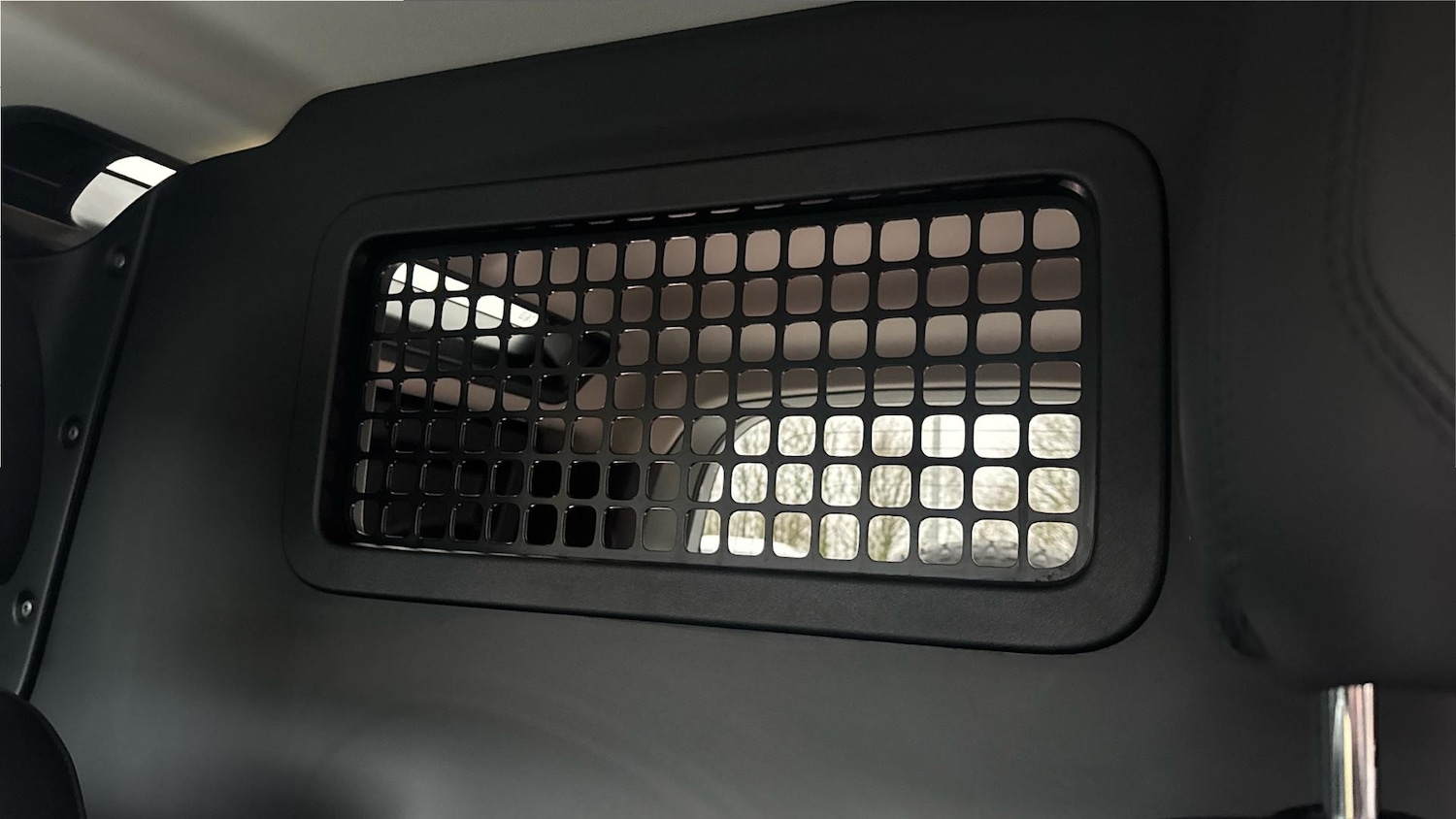 Used Land Rover Defender 2022 for sale - 77365101: Photo 4