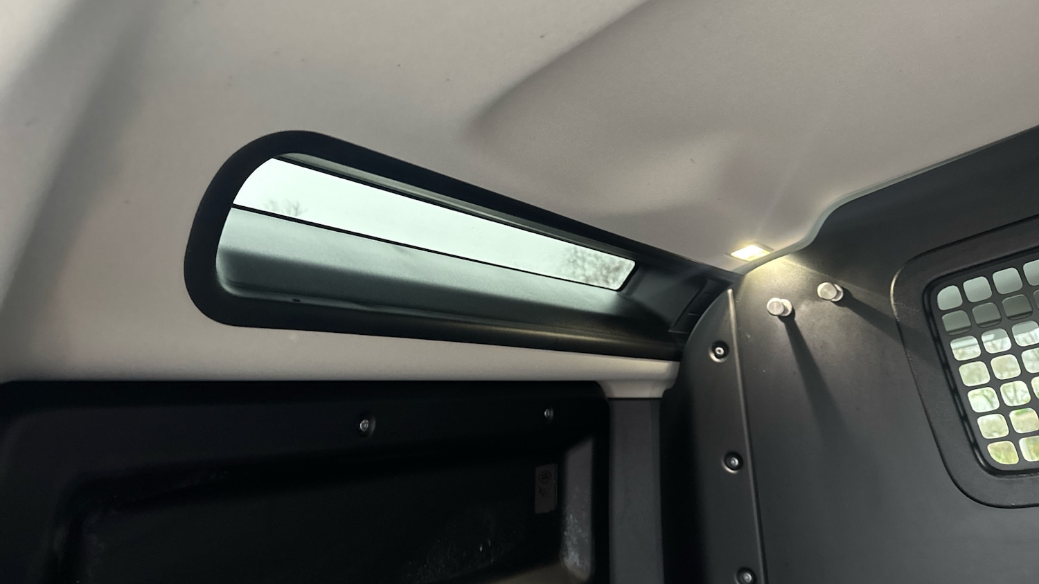 Used Land Rover Defender 2022 for sale - 77365101: Photo 40