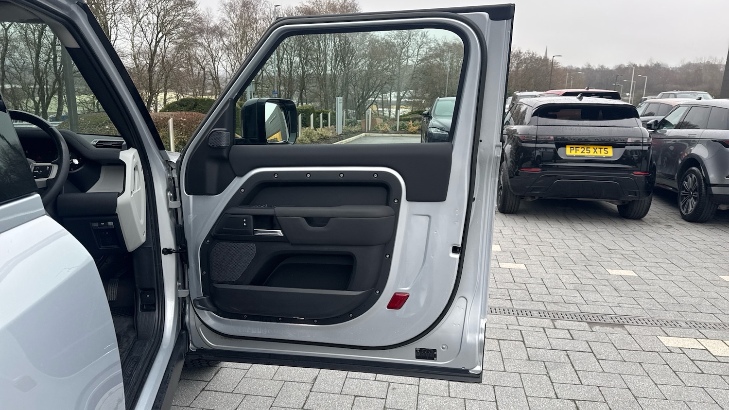 Used Land Rover Defender 2022 for sale - 77365101: Photo 44