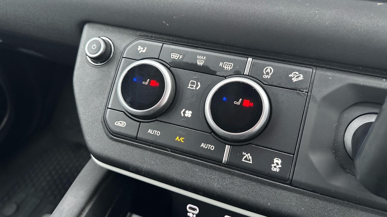 Used Land Rover Defender 2022 for sale - 77365101: Photo 46