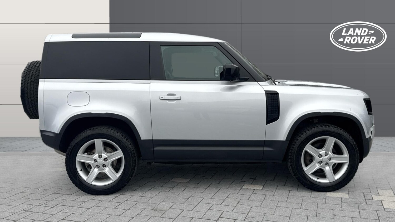 Used Land Rover Defender 2022 for sale - 77365101: Photo 5