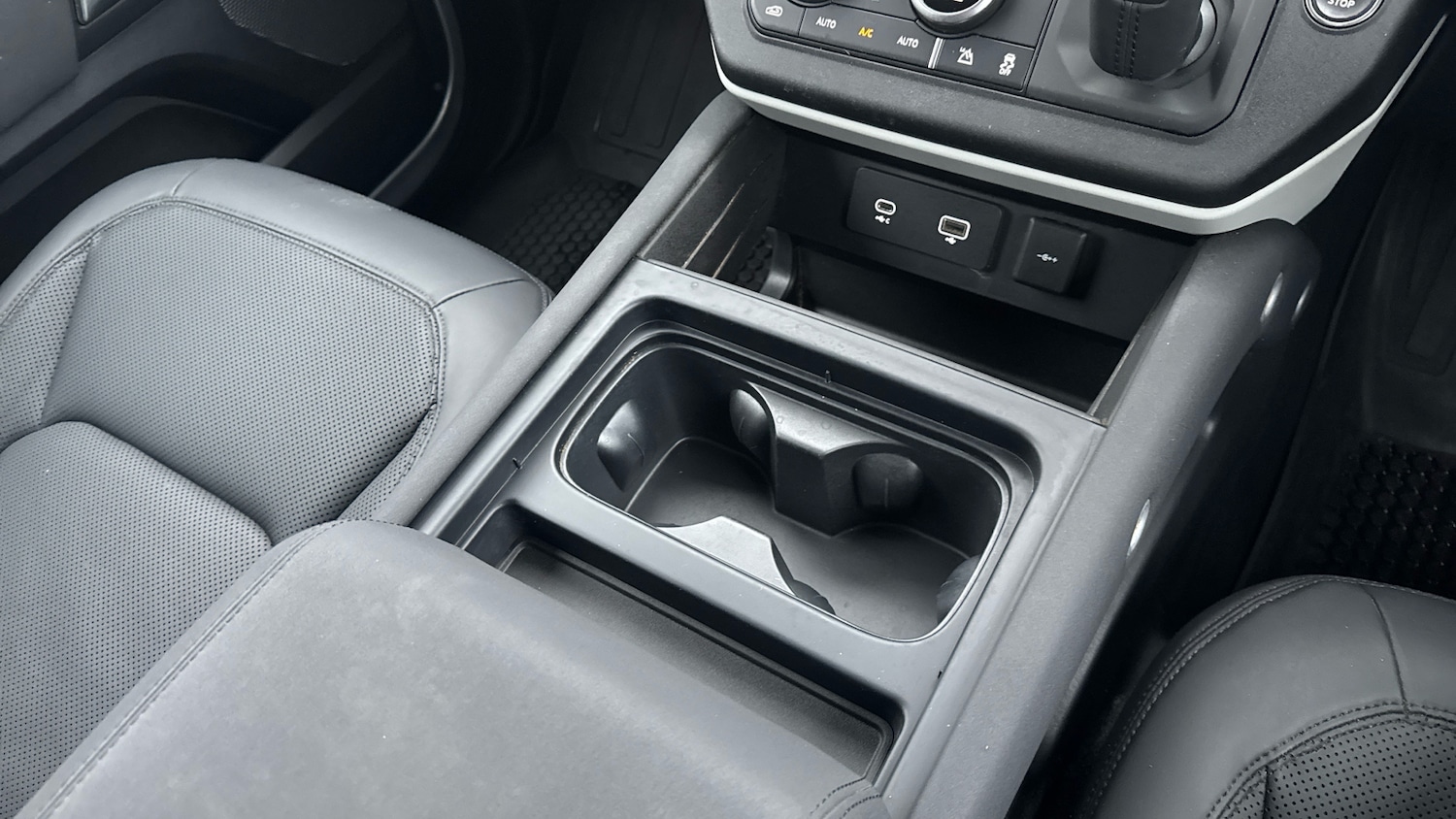 Used Land Rover Defender 2022 for sale - 77365101: Photo 51