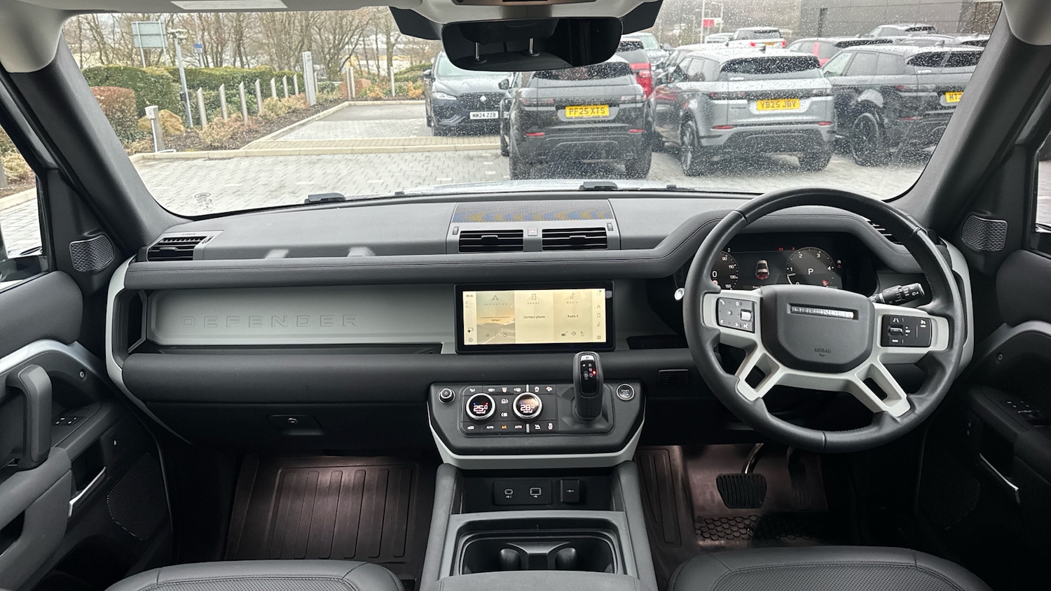 Used Land Rover Defender 2022 for sale - 77365101: Photo 9