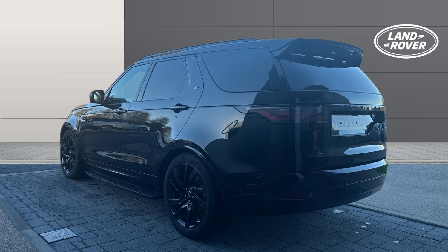 Used Land Rover Discovery 2023 for sale - 76734335: Photo 2