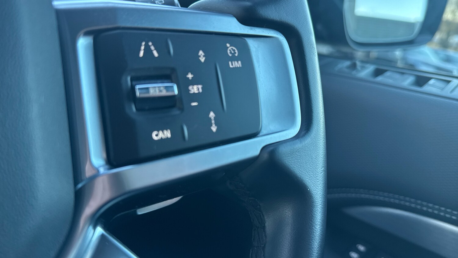 Used Land Rover Discovery 2023 for sale - 76734335: Photo 51