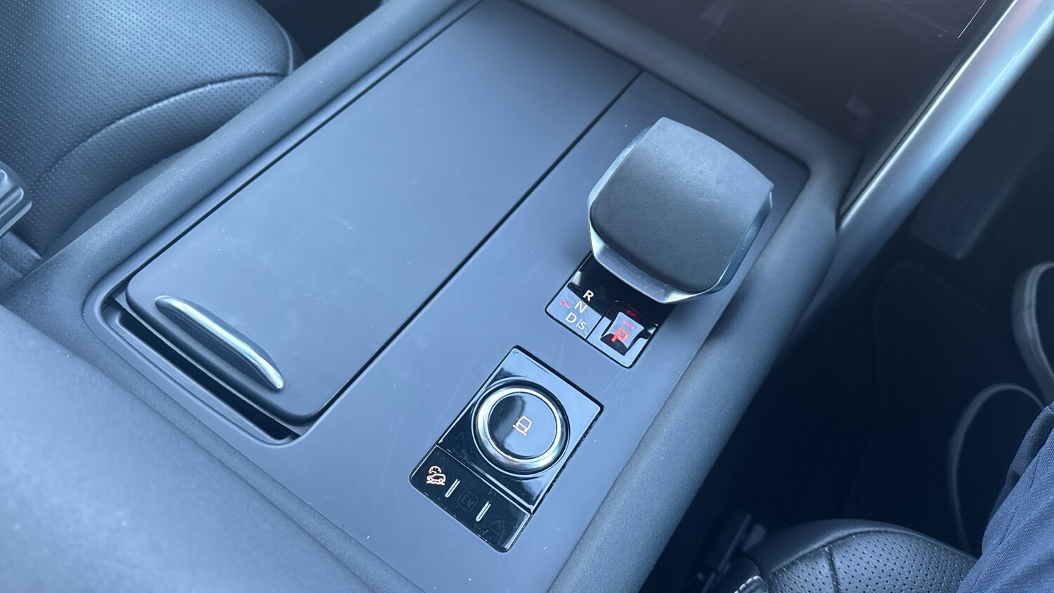 Used Land Rover Discovery 2023 for sale - 76734335: Photo 66