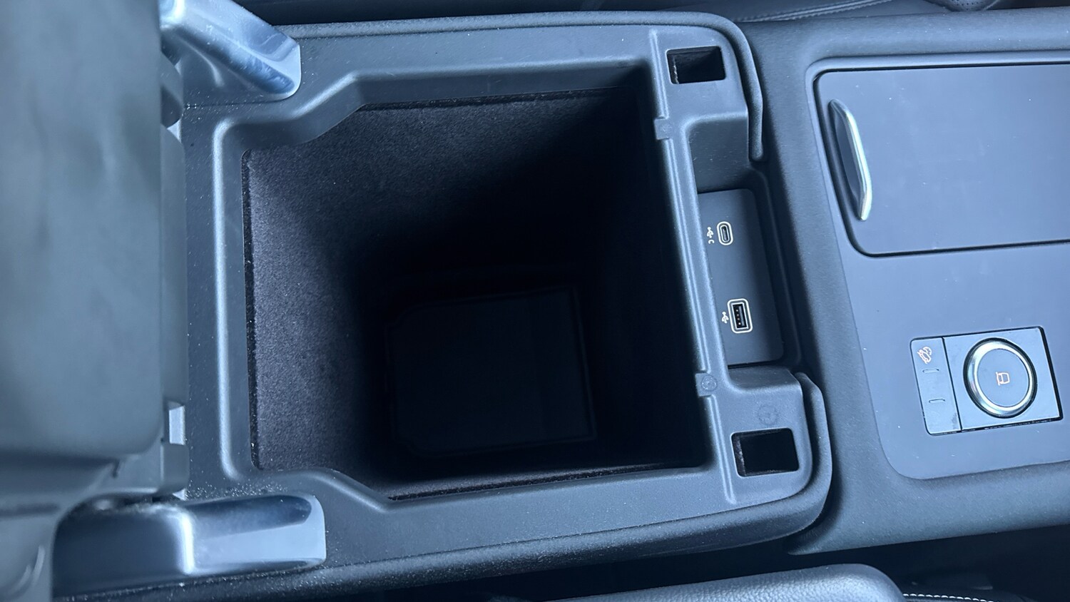 Used Land Rover Discovery 2023 for sale - 76734335: Photo 70