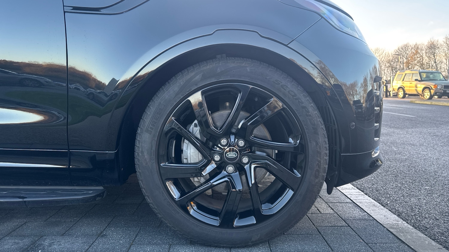 Used Land Rover Discovery 2023 for sale - 76734335: Photo 8