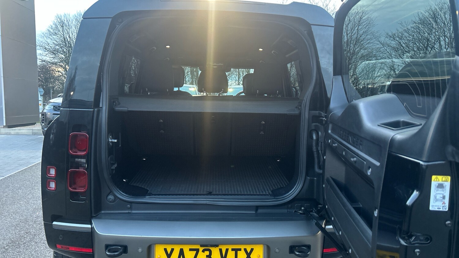 Used Land Rover Defender 2024 for sale - 76625608: Photo 10