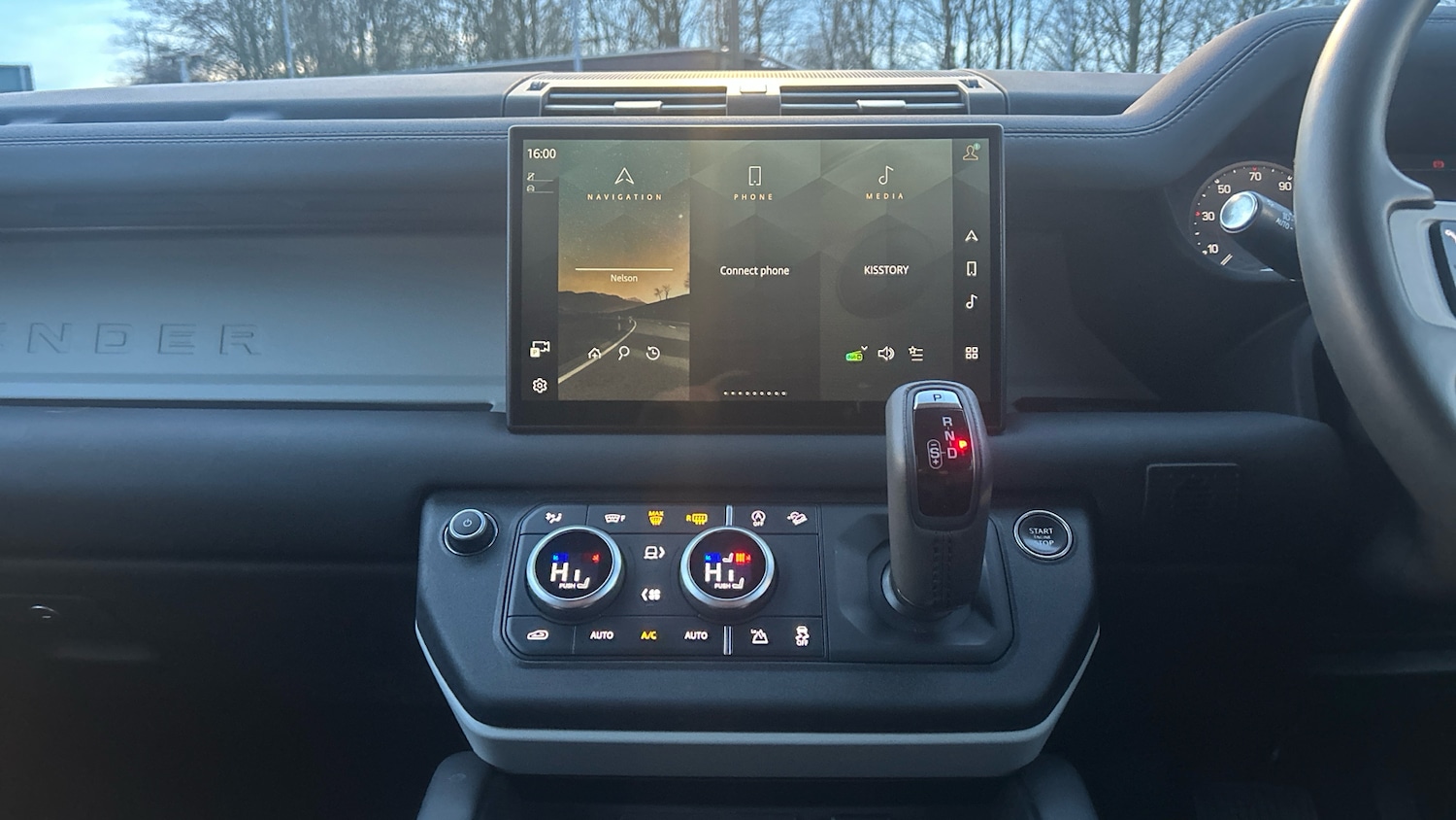 Used Land Rover Defender 2024 for sale - 76625608: Photo 14