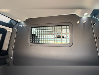 Used Land Rover Defender 2023 for sale - 78018167: Photo