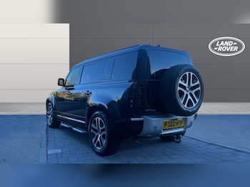 Used Land Rover Defender 2022 for sale - 76393402: Photo