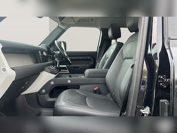 Used Land Rover Defender 2022 for sale - 76393402: Photo