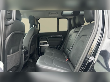 Used Land Rover Defender 2022 for sale - 76393402: Photo