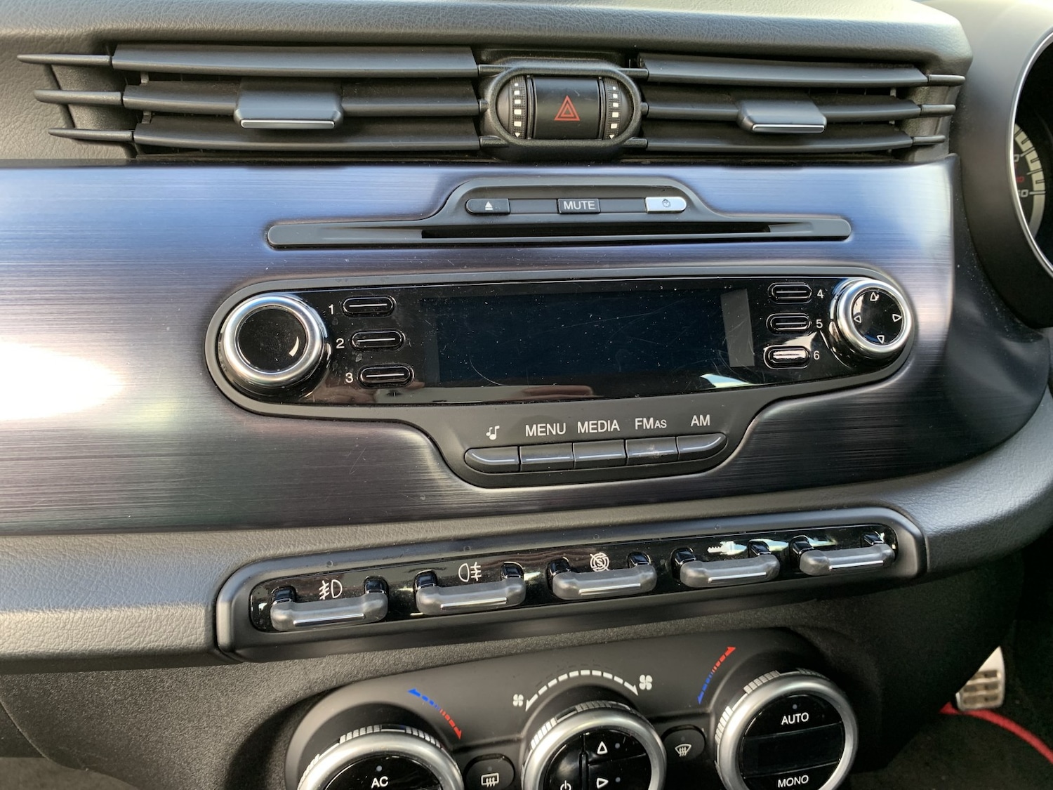 Used Alfa Romeo Giulietta 2012 for sale - 76521077: Photo 18