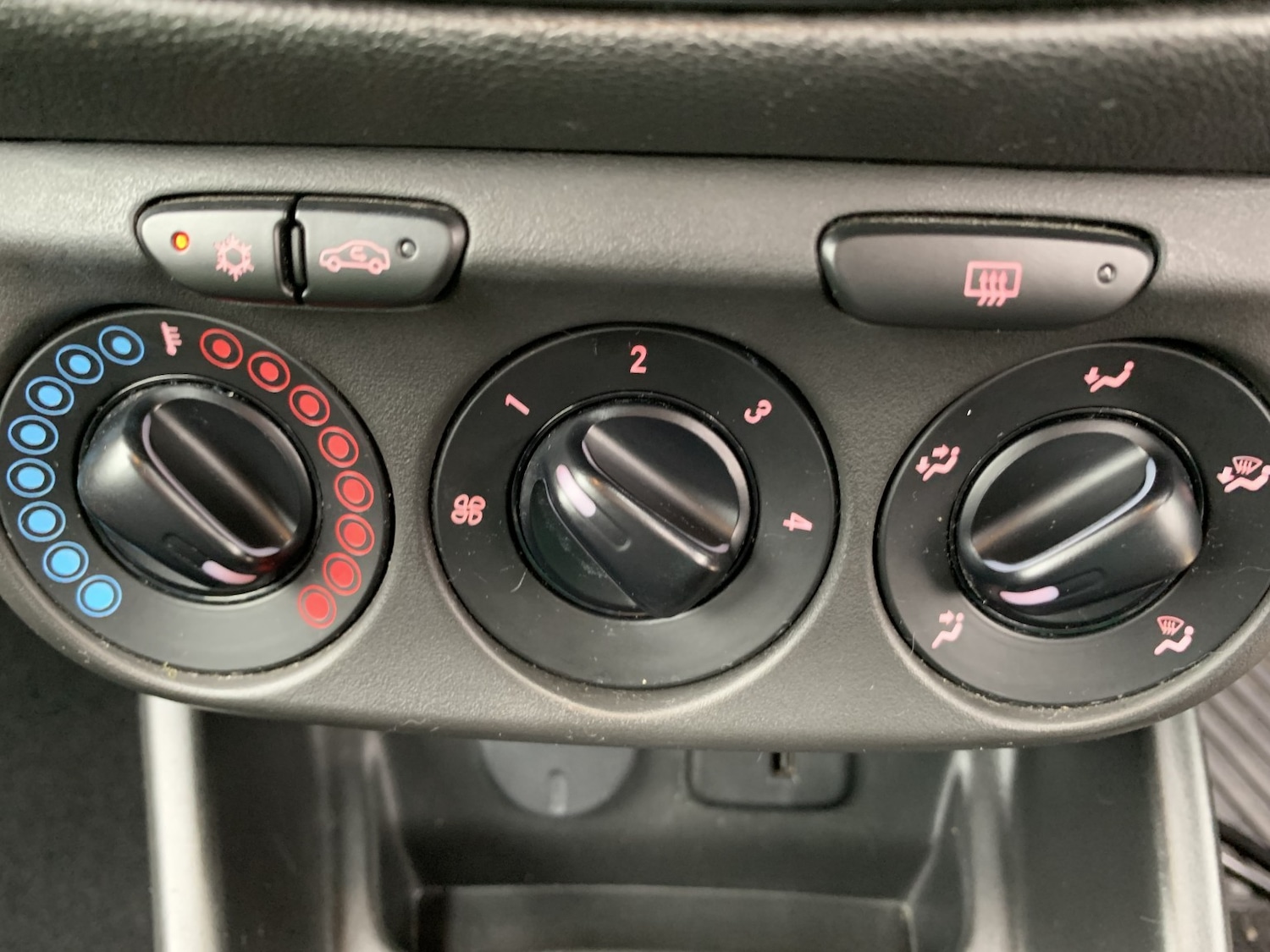 Used Vauxhall Corsa 2016 for sale - 76758853: Photo 24