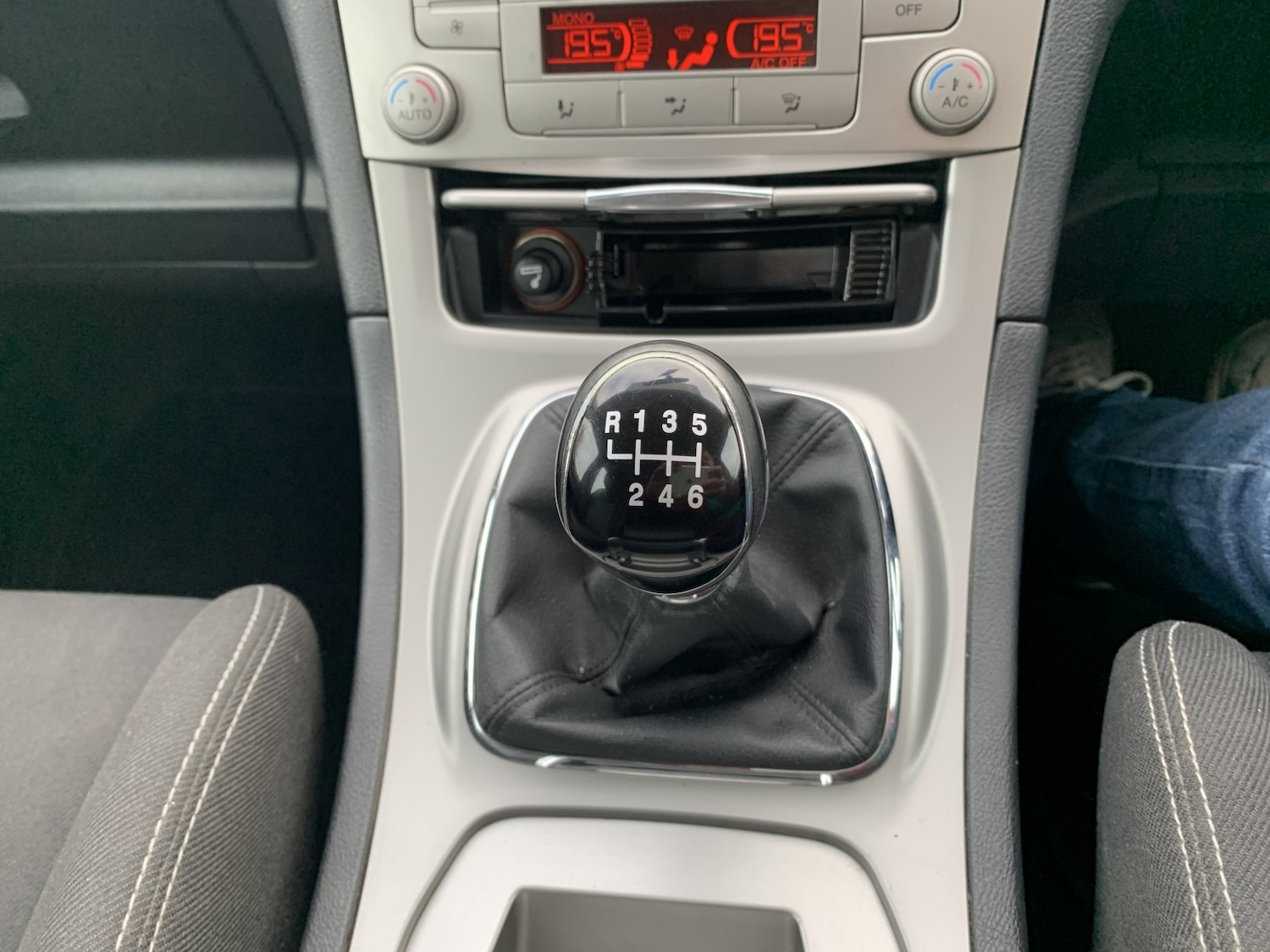 Used Ford S-Max 2010 for sale - 76369258: Photo 24