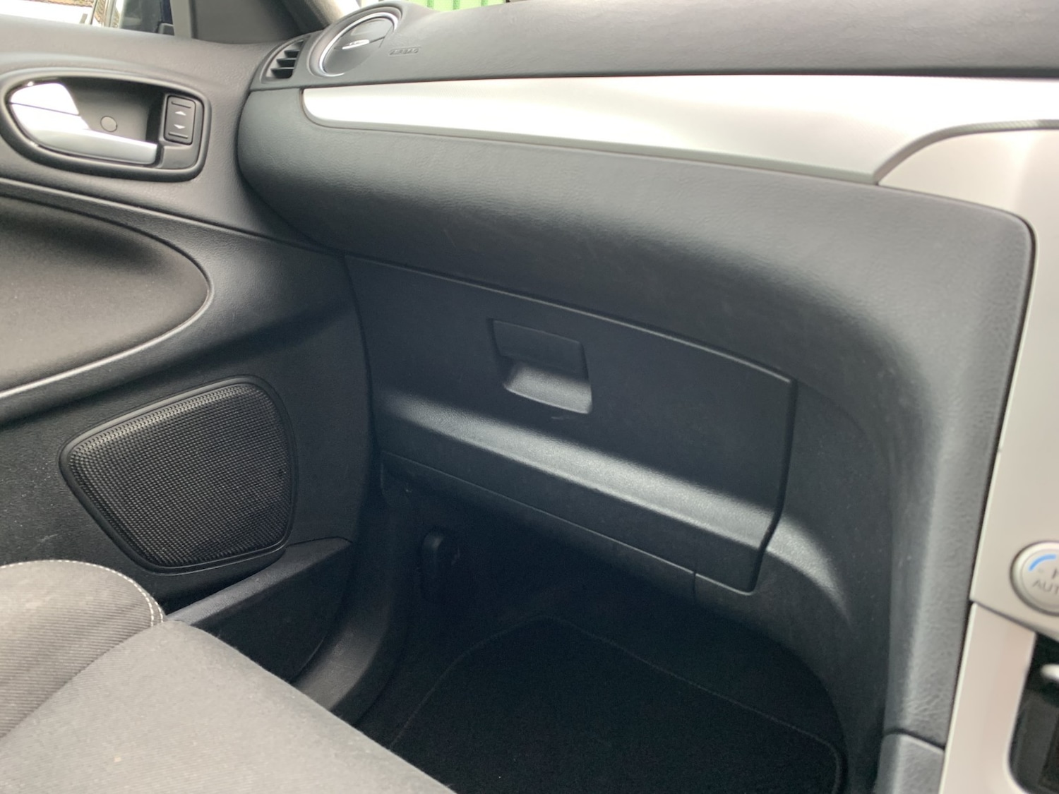 Used Ford S-Max 2010 for sale - 76369258: Photo 26