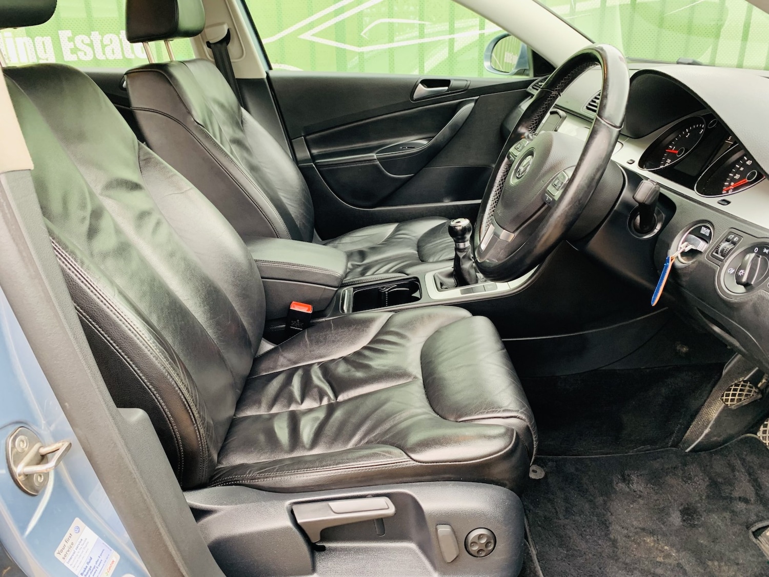 Used Volkswagen Passat 2010 for sale - 78098273: Photo 30