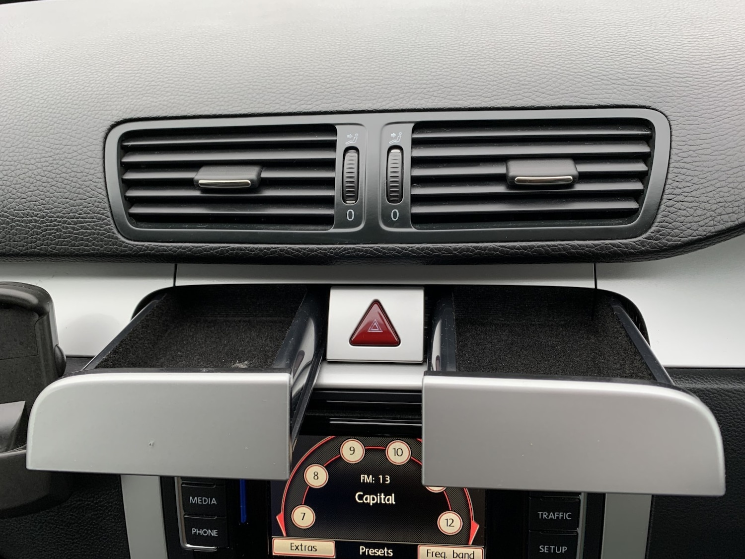 Used Volkswagen Passat 2010 for sale - 78098273: Photo 47