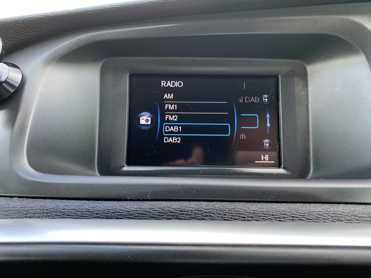 Used Volvo V40 2013 for sale - 77881050: Photo 33