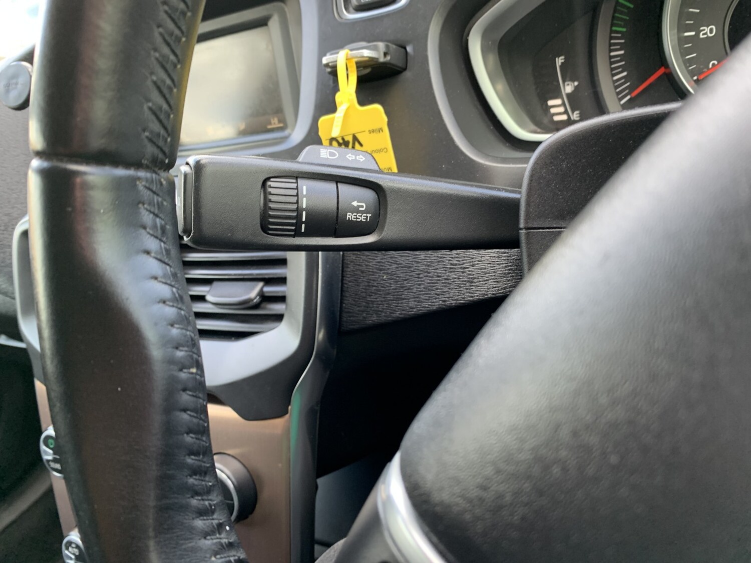 Used Volvo V40 2013 for sale - 77881050: Photo 35