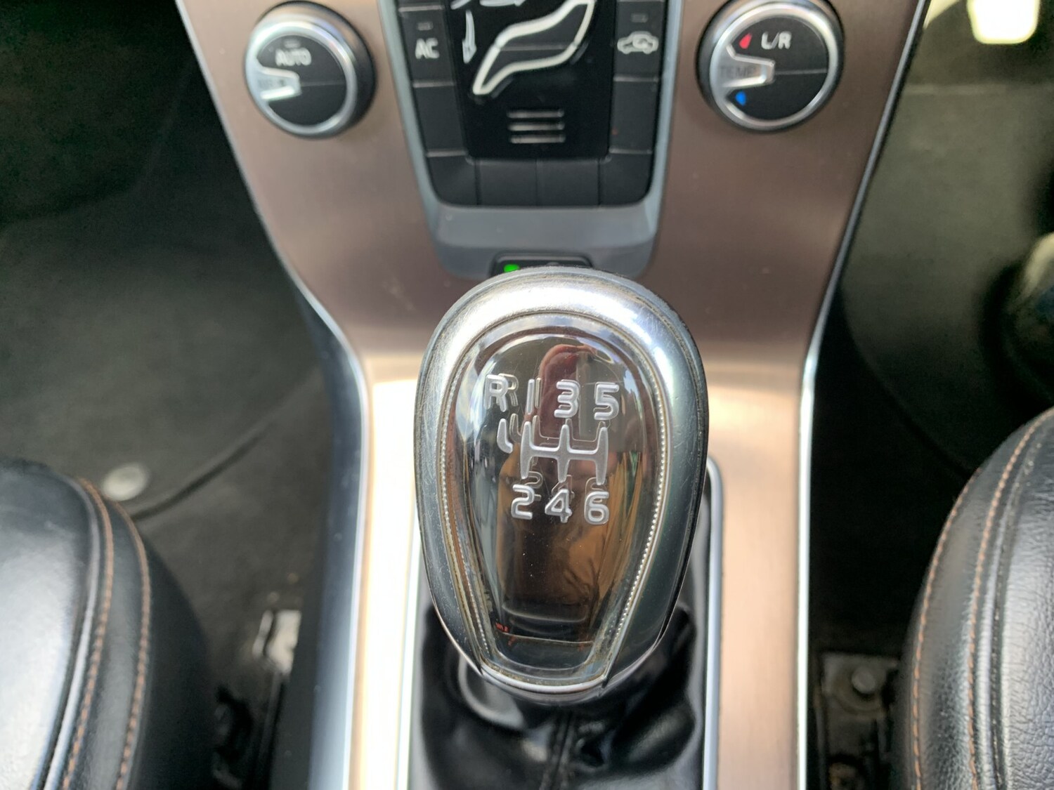 Used Volvo V40 2013 for sale - 77881050: Photo 36