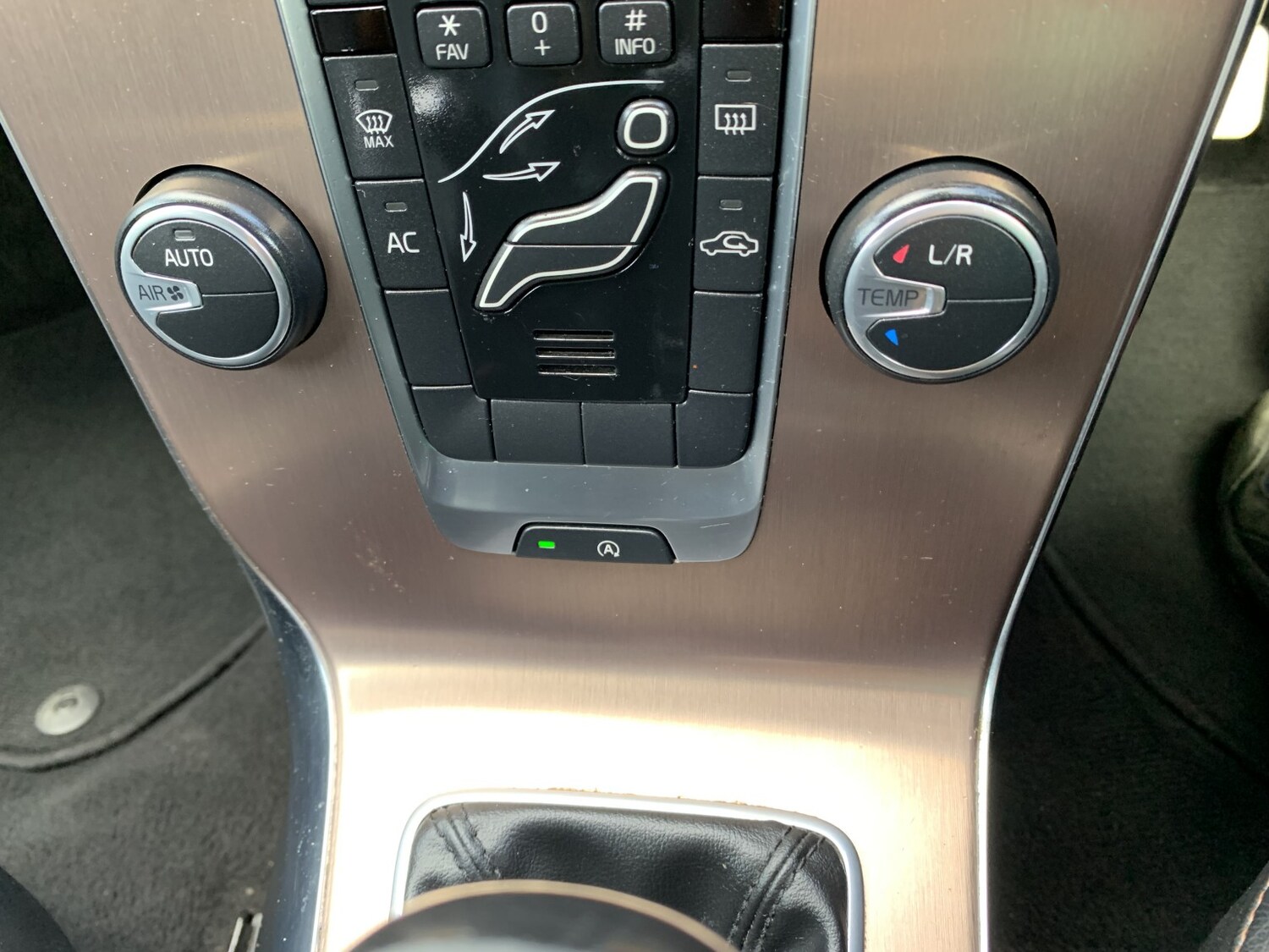 Used Volvo V40 2013 for sale - 77881050: Photo 38