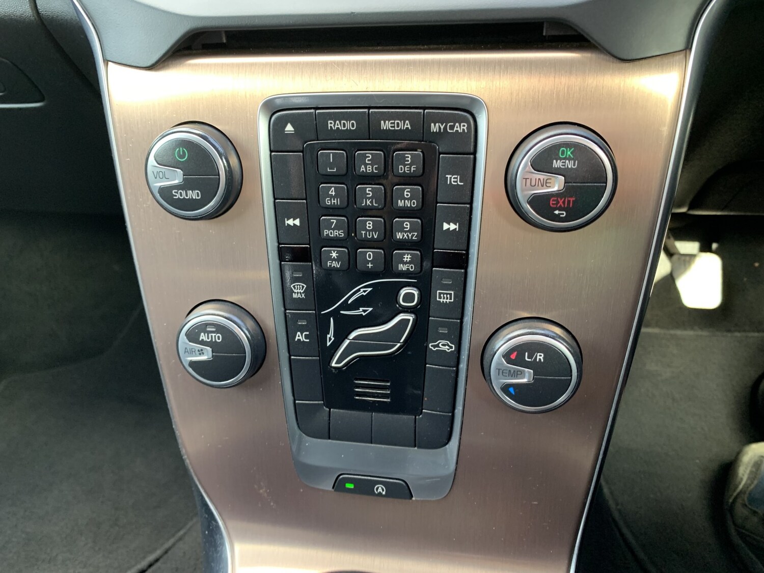 Used Volvo V40 2013 for sale - 77881050: Photo 39