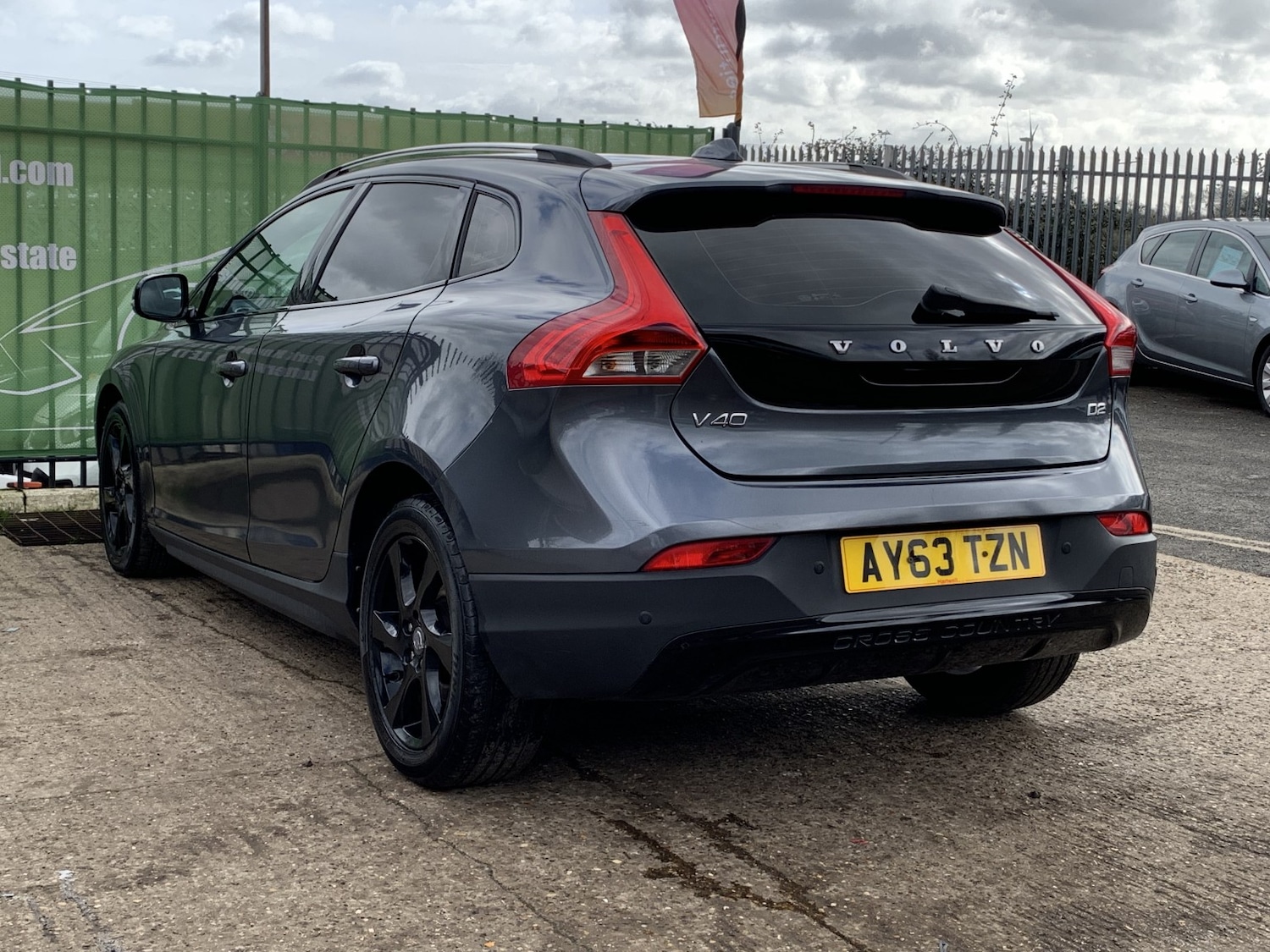 Used Volvo V40 2013 for sale - 77881050: Photo 4