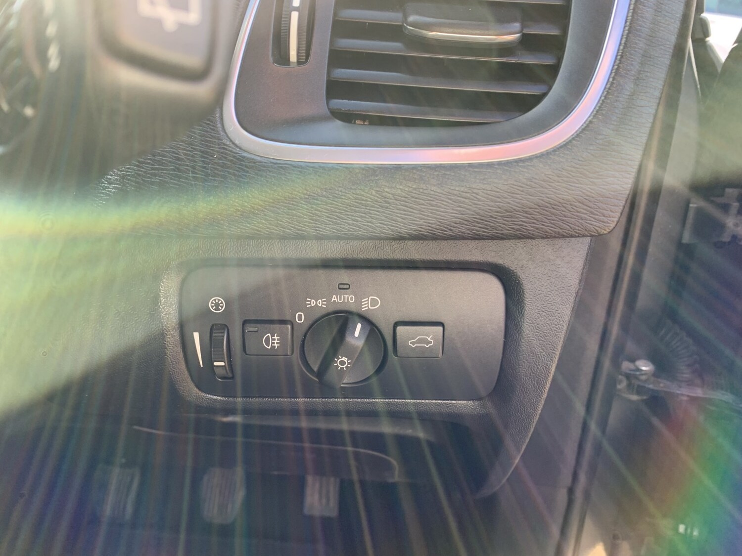 Used Volvo V40 2013 for sale - 77881050: Photo 48