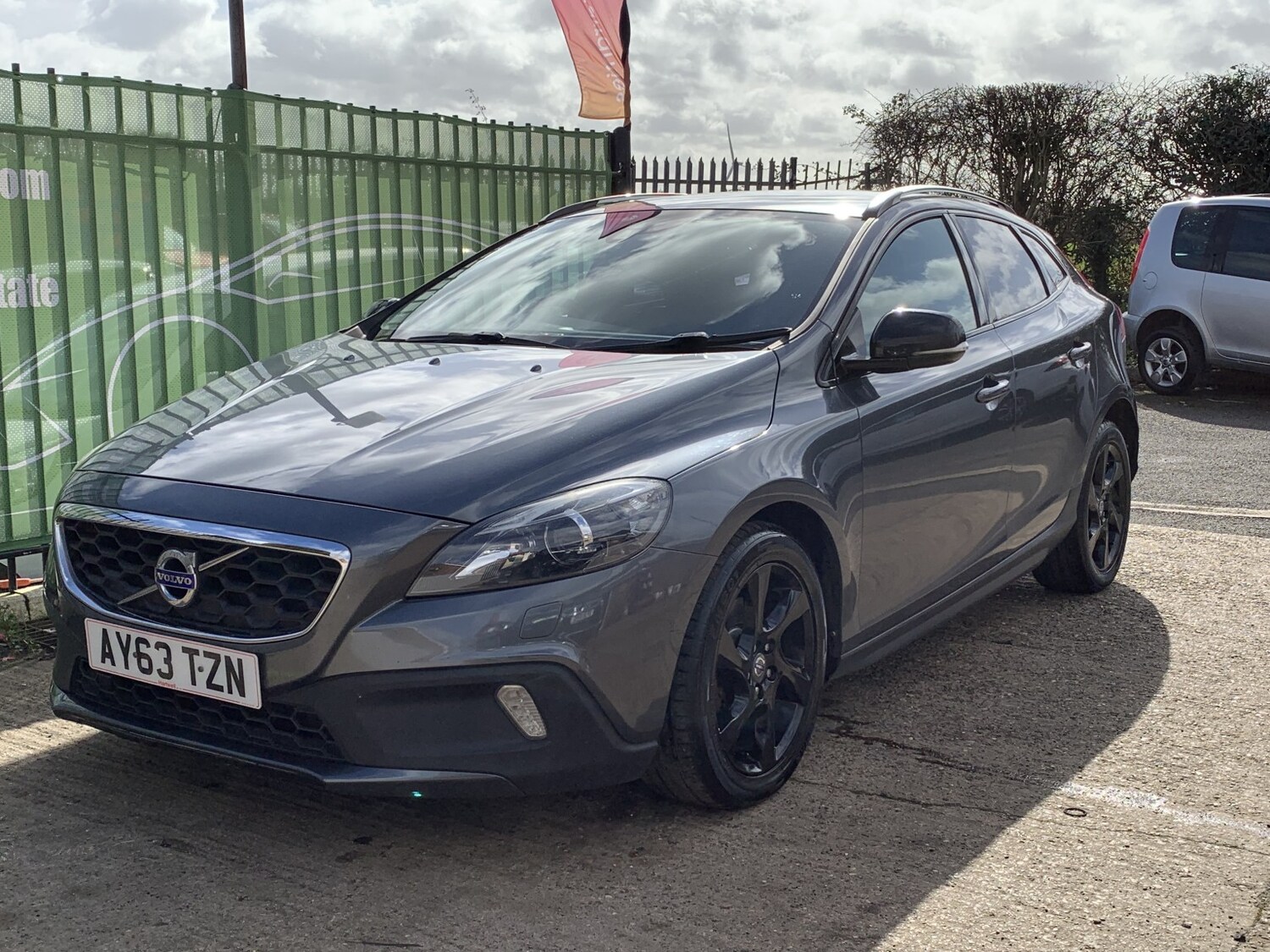Used Volvo V40 2013 for sale - 77881050: Photo 9