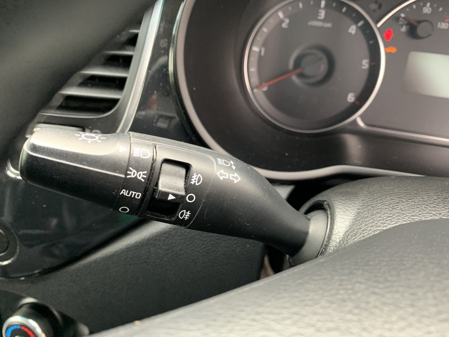 Used Kia Carens 2013 for sale - 77522114: Photo 39