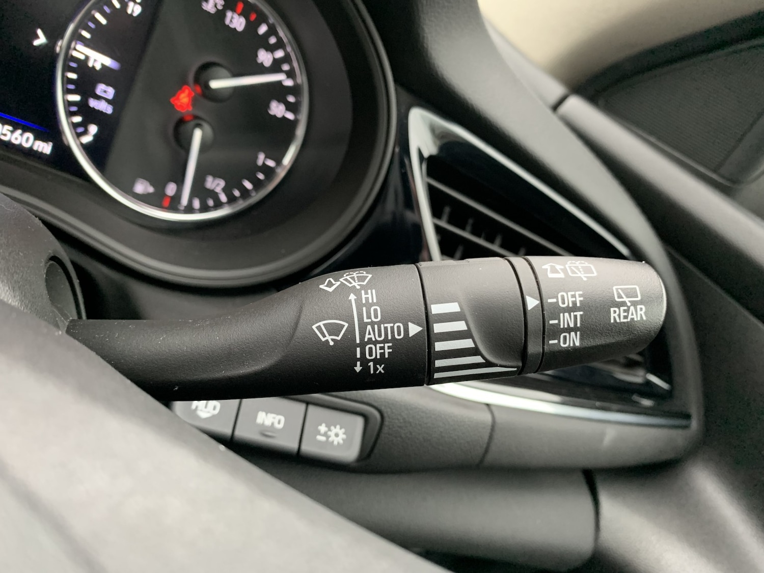 Used Vauxhall Insignia 2018 for sale - 77420314: Photo 10