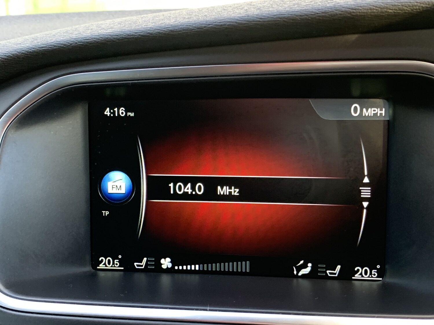 Used Volvo V40 2014 for sale - 77572853: Photo 30