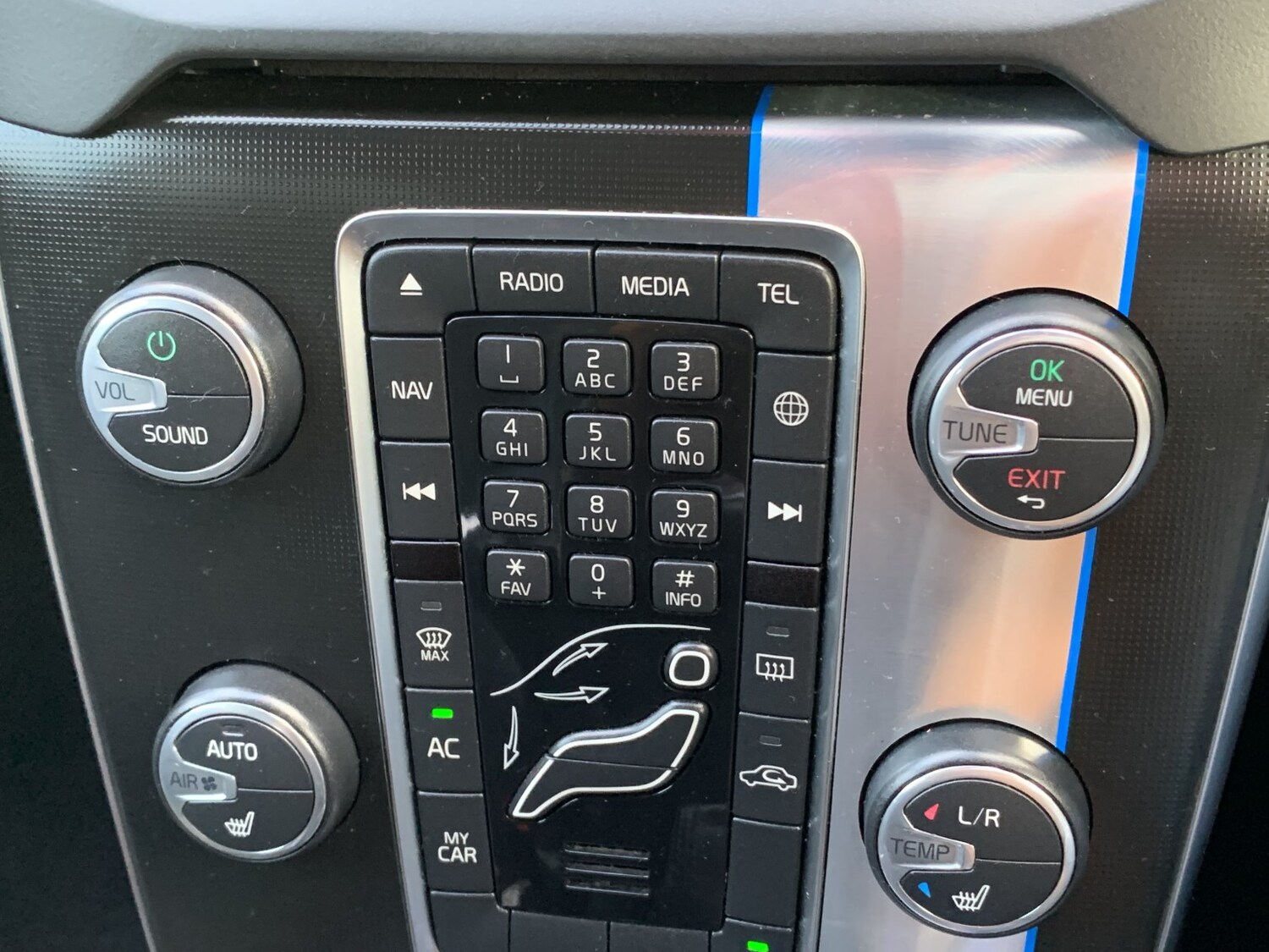 Used Volvo V40 2014 for sale - 77572853: Photo 35