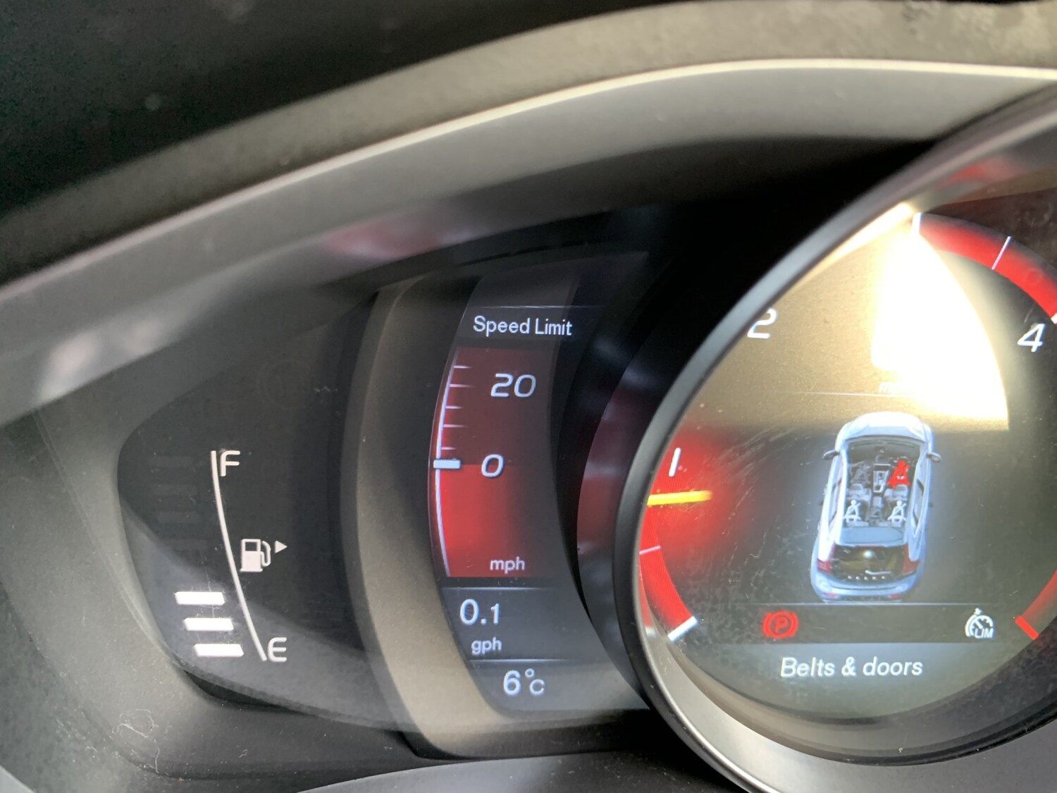 Used Volvo V40 2014 for sale - 77572853: Photo 40