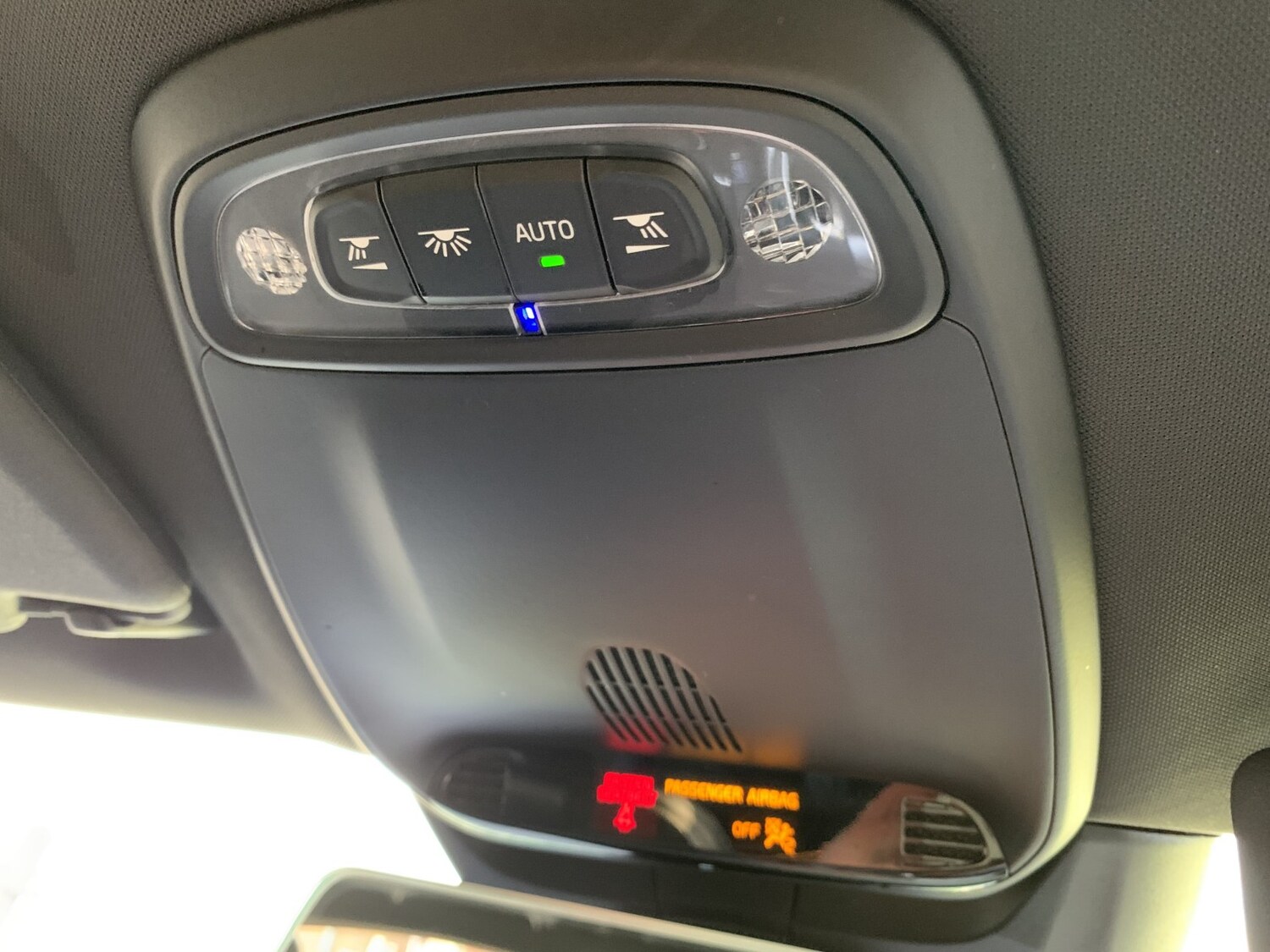 Used Volvo V40 2014 for sale - 77572853: Photo 41