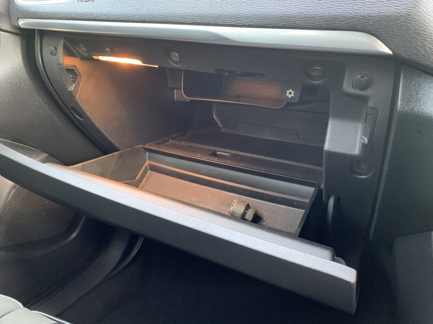 Used Volvo V40 2014 for sale - 77572853: Photo 42