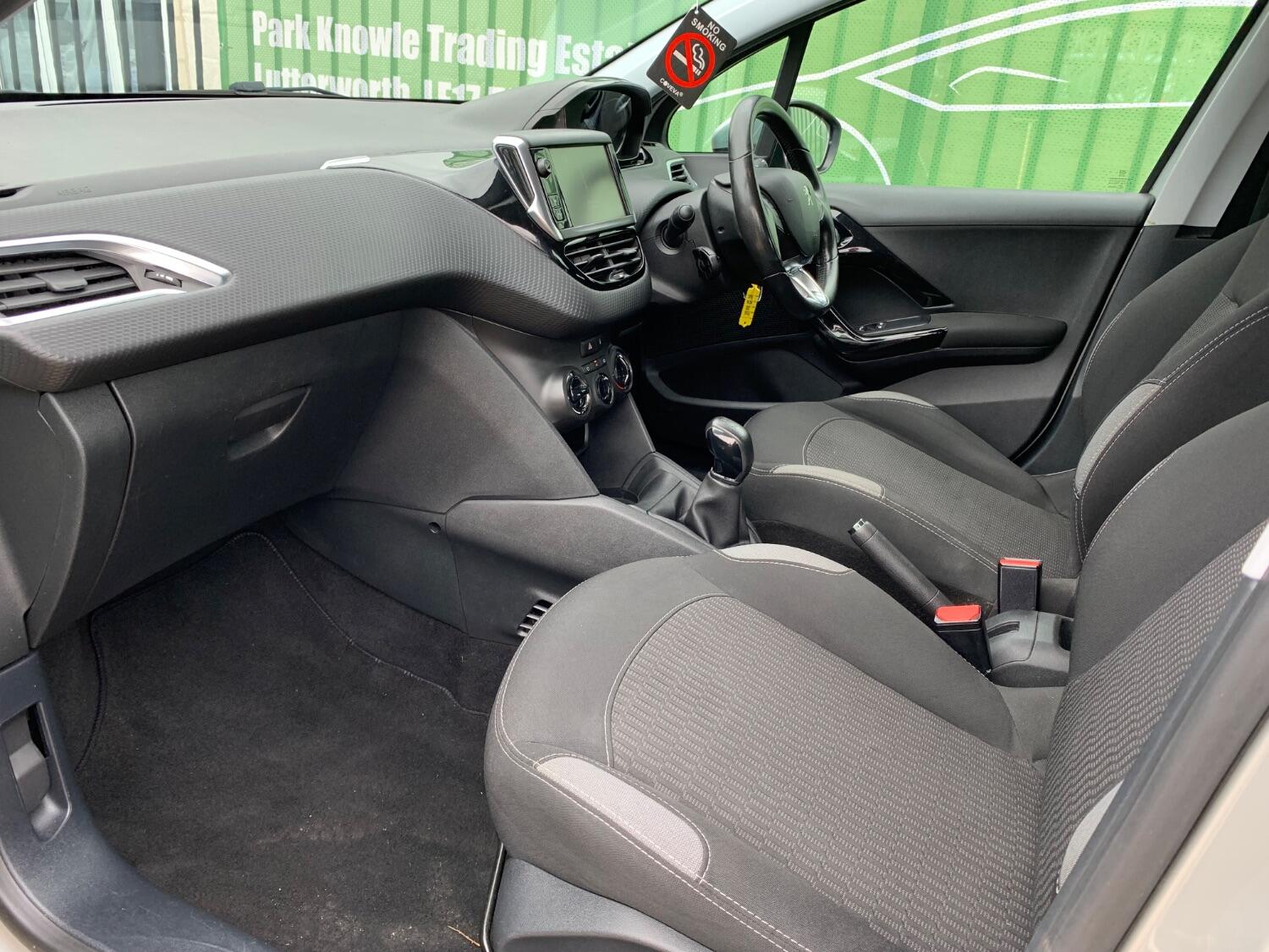 Used Peugeot 208 2016 for sale - 76436404: Photo 13