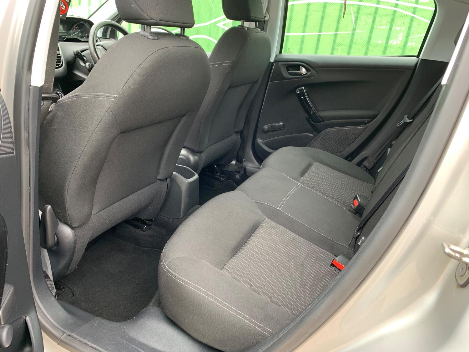 Used Peugeot 208 2016 for sale - 76436404: Photo 14