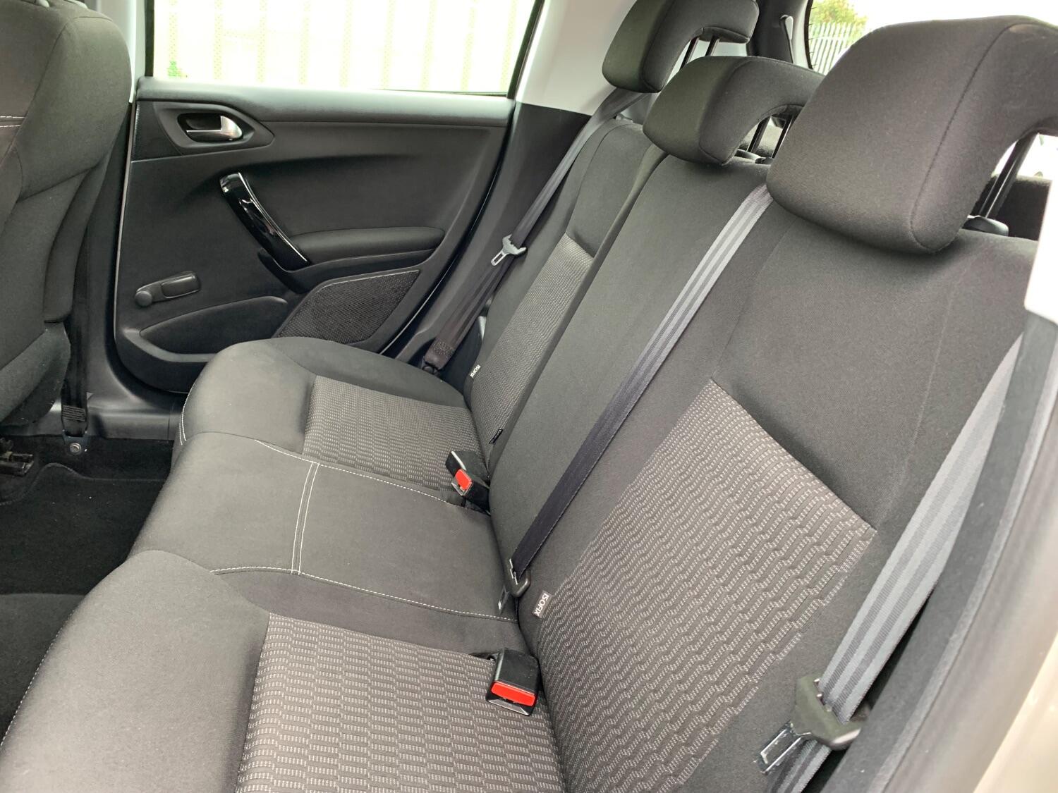 Used Peugeot 208 2016 for sale - 76436404: Photo 15