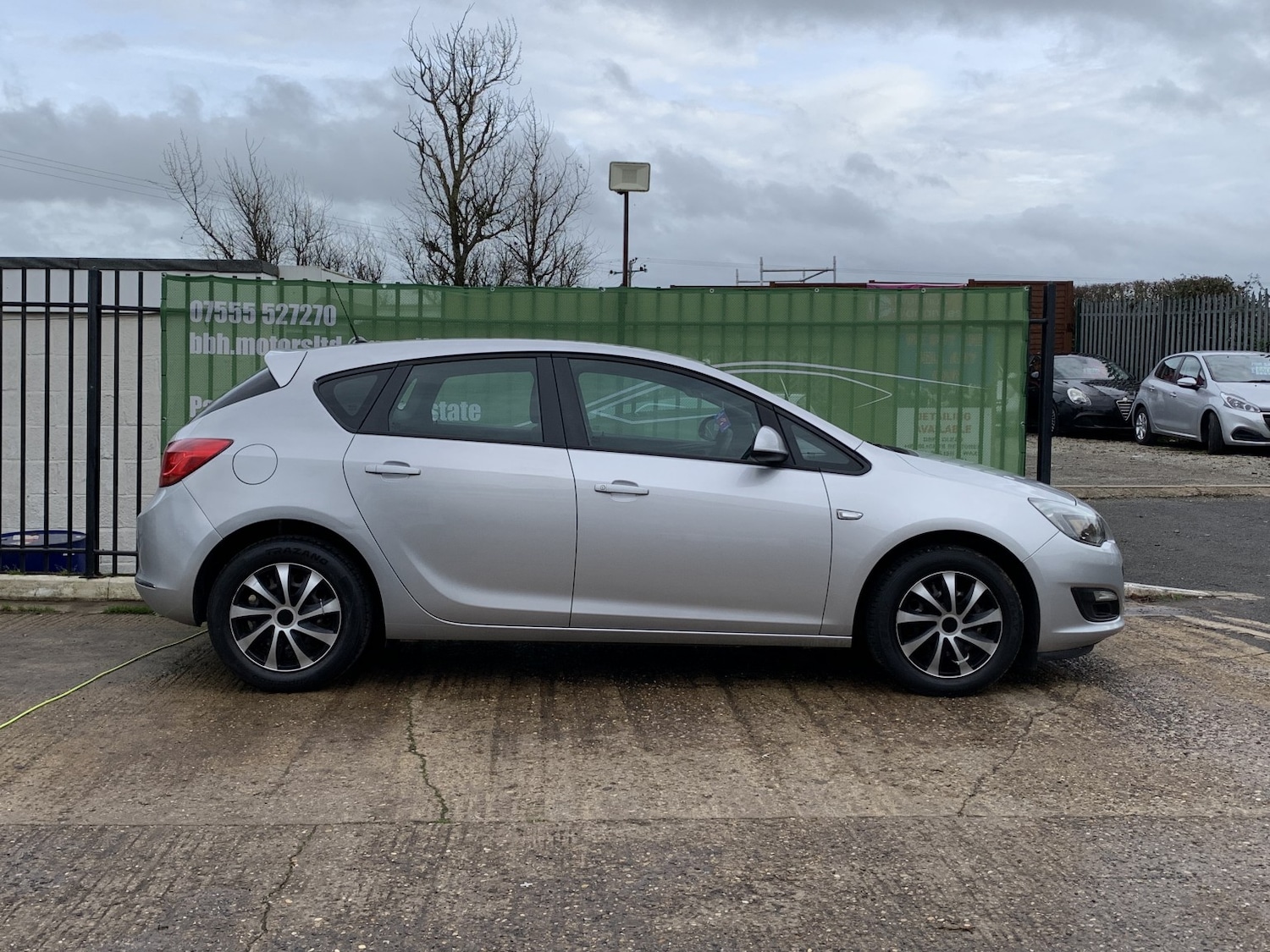 Used Vauxhall Astra 2012 for sale - 76751751: Photo 8