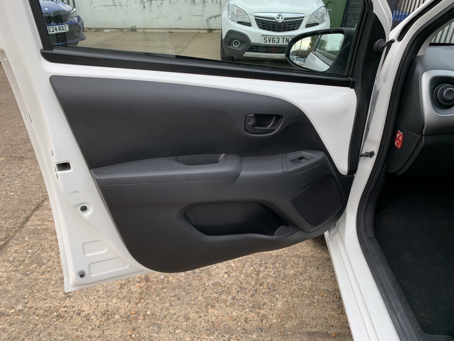 Used Peugeot 108 2015 for sale - 76911171: Photo 12