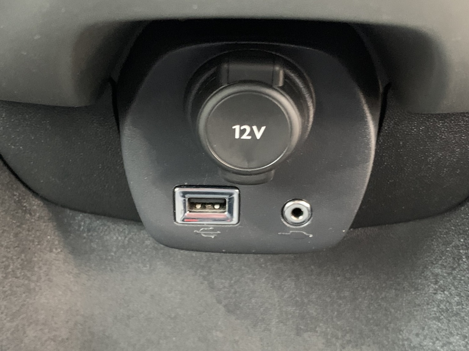 Used Peugeot 108 2015 for sale - 76911171: Photo 28