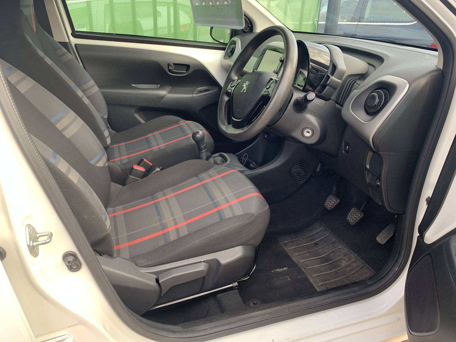 Used Peugeot 108 2015 for sale - 76911171: Photo 9