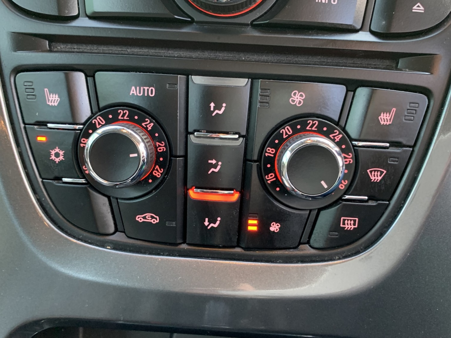 Used Vauxhall Astra 2013 for sale - 76396984: Photo 14