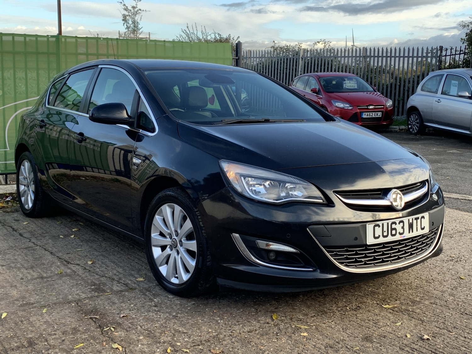 Used Vauxhall Astra 2013 for sale - 76396984: Photo 2