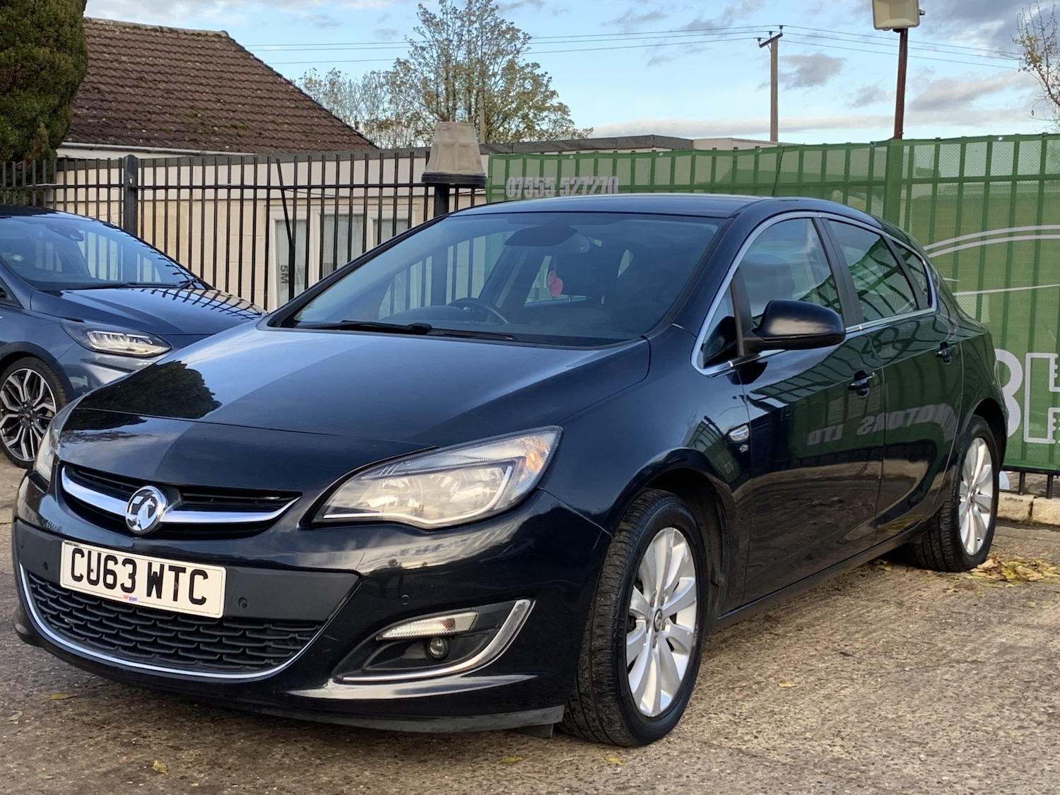 Used Vauxhall Astra 2013 for sale - 76396984: Photo 3