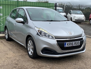 Used Peugeot 208 2016 for sale - 76252473: Photo